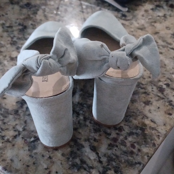 Shoes - Picture 2 of 4